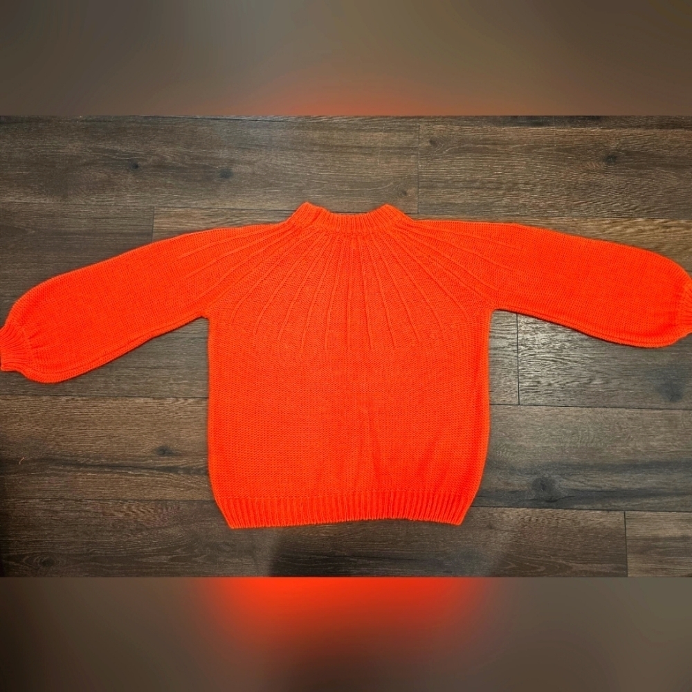 Crew Neck SOFT Wide-Sleeve Sweater - SIZE S